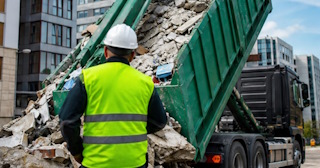 Вывоз строительного мусора в Подольске: услуги лицензированной компании — ПроМусор